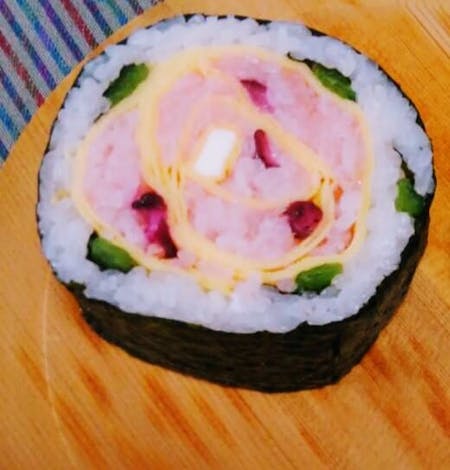 Simple decorative sushi
