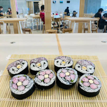Cute! Decoration sushi roll class