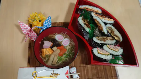 Rice Balls 【Rice Balls like Sandwiches】★★it is a new Rice Ball Shape. ★★it is more gorgeous then Rice Balls. Ramen or udon noodles． [Only one group perday] ♥♥interviewed and appeared on NHK TV ♥♥