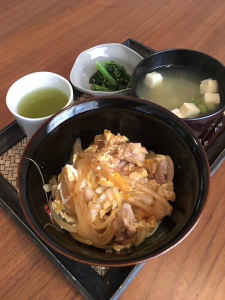 Cook Japanese popular home made dish, Oyakodon!! Cheap and nice!