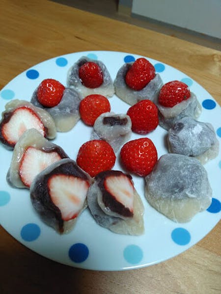 Let\'s make Ichigo Daihuku (strawberry red bean rice cake) :)