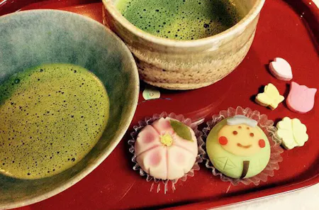 Let’s enjoying usually housemade Japanese food and traditional tea ceremony