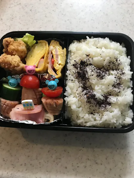 Hijiki boiled meat, potatoes, miso soup, boiled fish
