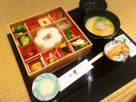 Let's try tea ceremony and washoku lunch！
