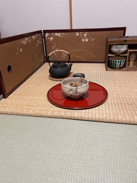 (Matcha experience）
Let's experience Japanese tea ceremony