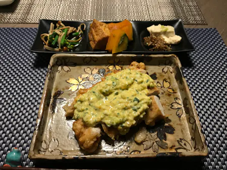 Mari kita masak ayam goreng saus telur!! Saya menunggu orang Indonesia!!