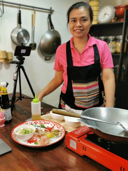 Online and Live Thai cooking class with Zoom