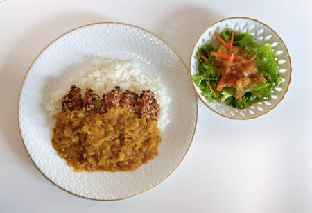 〈online class〉
Vegan cutlet curry with savory onion dressing 
