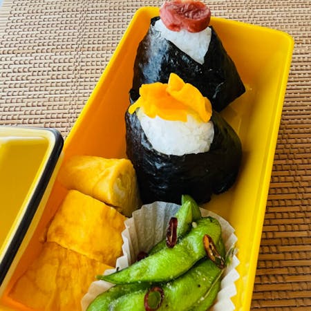 Online Making traditional Japanese rice balls and a boxed lunch