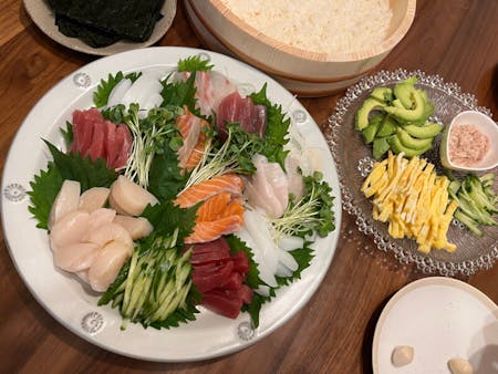 Japanese party menu hand-rolled sushi with chawanmushi. Let\'s have fun together in Osaka!