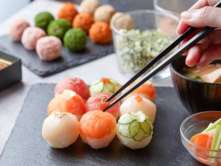 Maki Sushi (Roll Sushi) ＆Kawaii Sushi Making Class! Japanese Food Experience in Tokyo