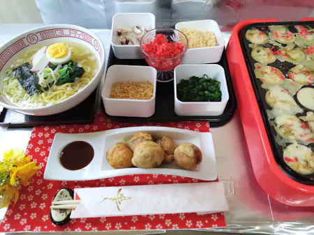 OSAKA Soul Food TaKoYaKi & Ramen （My student opened a Takoyaki restaurant in Spain and is working Very hard．Barcelona jasmine is my pride） ♥♥Only one group perday♥♥ ♥♥interviewed and appeared on NHK TV ♥♥