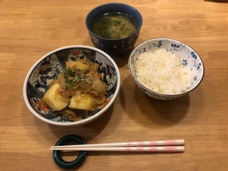Let’s Enjoy together making Japanese food Nikuzyaga at Kansai .