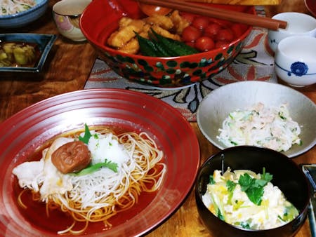 Why don't you make Japanese food together in an old Japanese house?