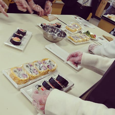 Sushi rolls class in Narita