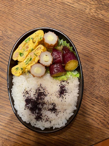 Let's make Hamamatsu dumplings, rice balls (salmon and bonito), and fresh vegetable miso soup together! 
In Saitama, a city famous for bonsai!
