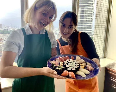 Making 3 Types of Sushi with the National Government Licensed Guide Interpreter (Vegetables are available for Vegan/Vegetarian)