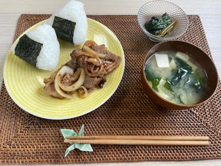 Japanese home cooking with a local near Mt.Fuji
The little Mt.Fuji kitchen