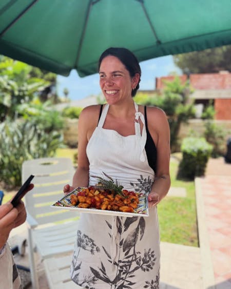 Teresa cooking class in the garden 