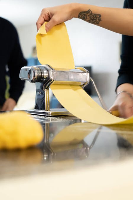 Imparare Pasta Fresca e Tiramisù con una chef Italiana che ama condividere e insegnare la cucina Italiana