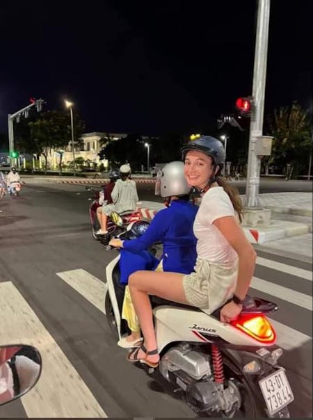 Da Nang Food & Sightseeing Tour by Motorbike with Lady Riders