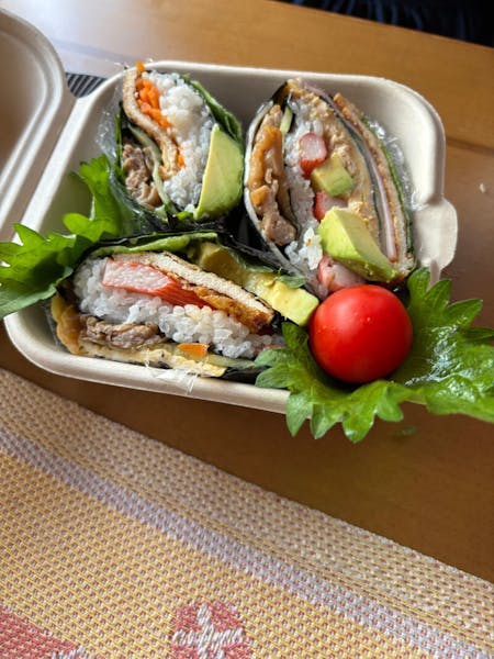 Onigirazu: A healthy and easy way to make the traditional Japanese food of onigiri. Suitable for vegetarians and vegans. And, a simple way to make the traditional Japanese sweet daifuku using seasonal fruits.