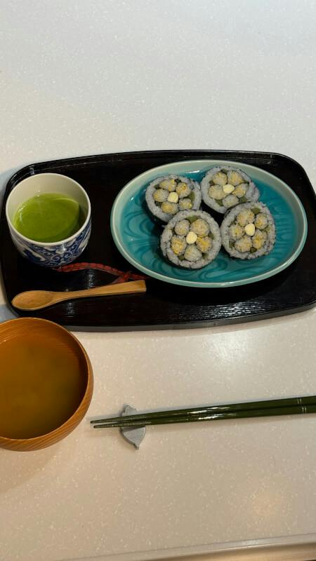 Experience making decorative rolled sushi at the former Yoda Residence, a tangible cultural property built during the Edo period. Why not take a trip back in time to the countryside?