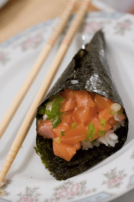 Temaki Sushi (Handrolled Sushi) 
