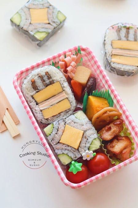 Make Sushi Art with Expert