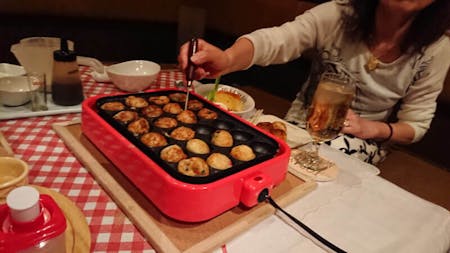 OSAKA Soul Food TaKo
YaKi
（My student opened a Takoyaki restaurant in Spain and is working Very
hard． Barcelona jasmine
is my pride）