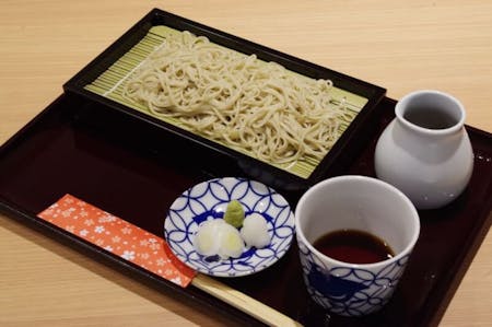 Making Soba noodles from 100%-buckwheat flower.