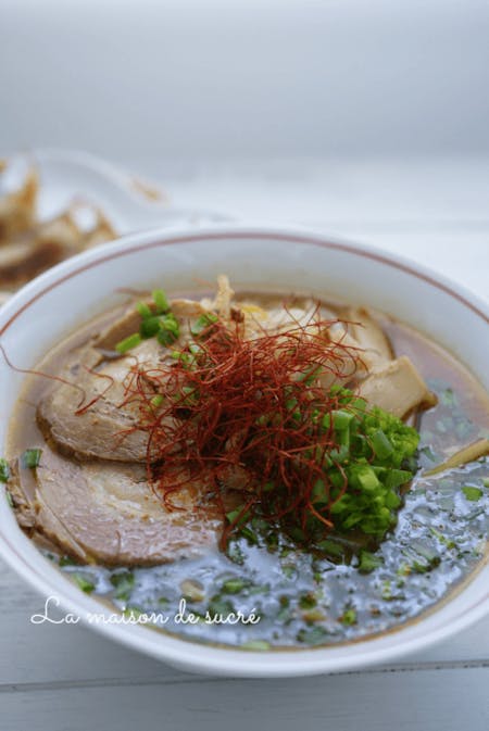 All handmade dumplings and miso soup ramen 所有手工饺子和酱汤拉面