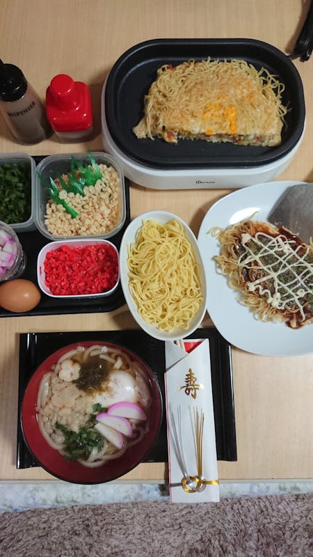 Learn How to Cook 


Favorite Osaka Dishes: Okonomiyaki or Udon!　
(you can choose Udon or
Ramen)