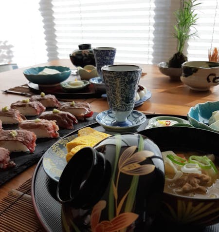 Fun and Easy cooking lessons to make beautiful, traditional Japanese dishes !
Decorate your home parties with Japanese food !
Cooking Class at Yokohama & Kawasaki