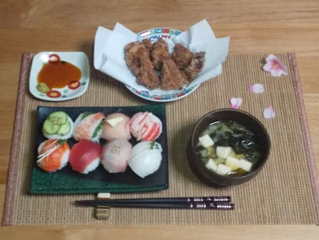 Let's cooking!!・Temari sushi ・Fried chicken ・Miso soup   