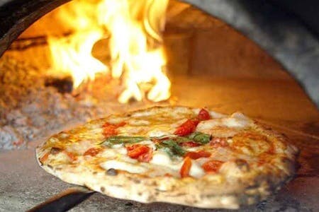 Pizza Making Class in Taormina centre