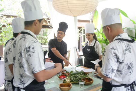Hands-On Cooking Class with the Local tour at Chef Duyen s home.

