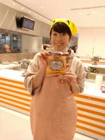 host-Tomoko