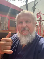 host-Richard