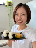 host-Maki
